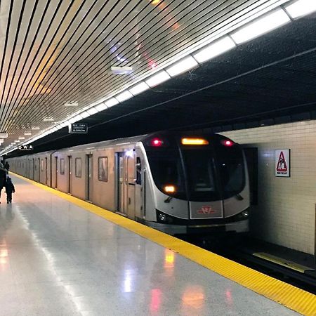 Executive Room In Toronto Next To Yorkdale Shopping Centre エクステリア 写真