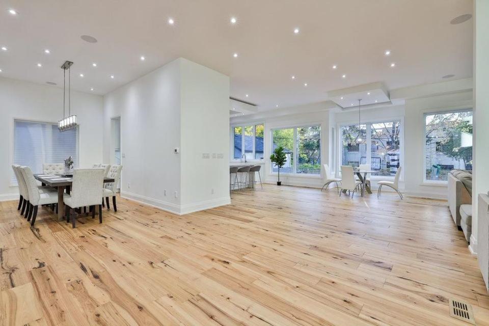 Executive Room In Toronto Next To Yorkdale Shopping Centre エクステリア 写真