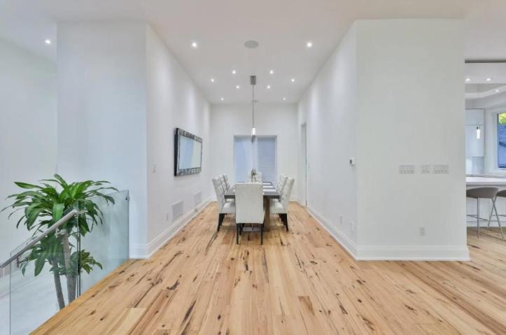 Executive Room In Toronto Next To Yorkdale Shopping Centre エクステリア 写真