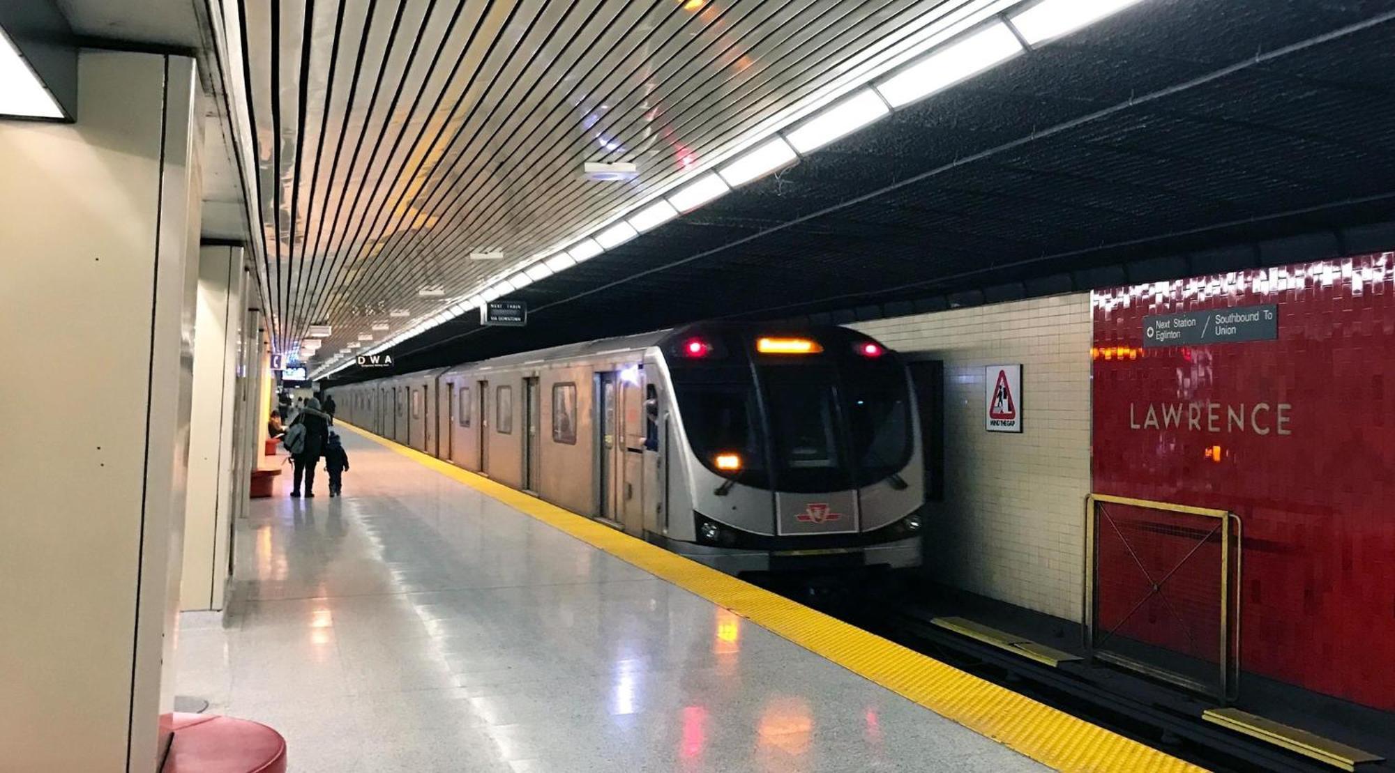 Executive Room In Toronto Next To Yorkdale Shopping Centre エクステリア 写真